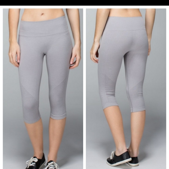 Lululemon Yoga Pants In The Flow Crop Size 10 Medium - Picture 1 of 6